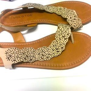 Goldtoe | Tan Sandels